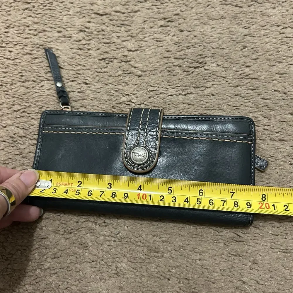 Fossil Women's Weekender Checkbook Clutch Blue Leather Bi-Fold Wallet